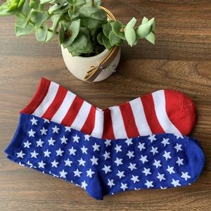 NWOT 2 Pairs of Patriotic Socks
